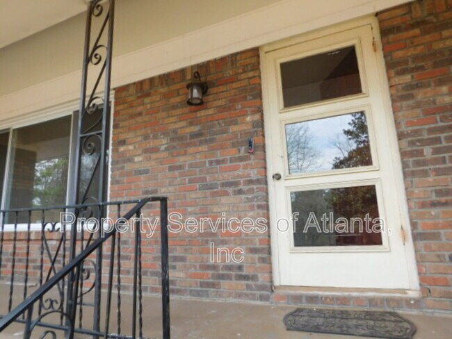Photo - 2407 Summerland Dr