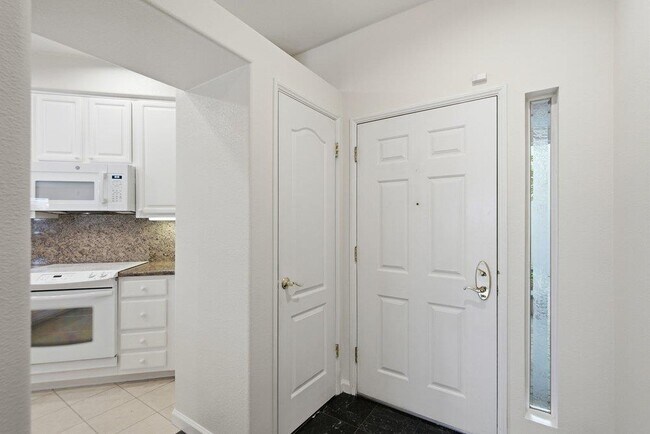 Photo - 880 Meridian Bay Ln