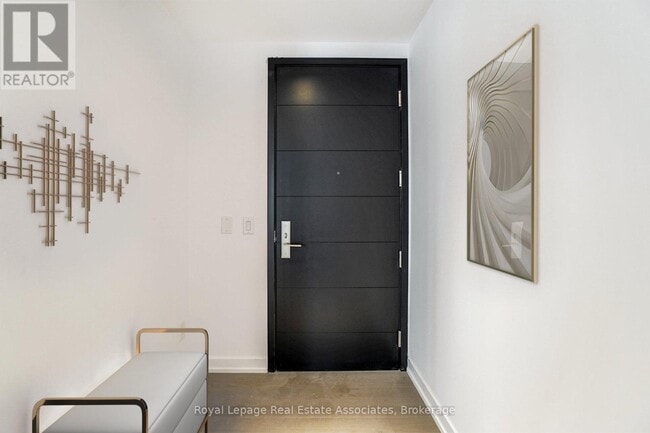 Photo - 488 University Ave Unit 2302