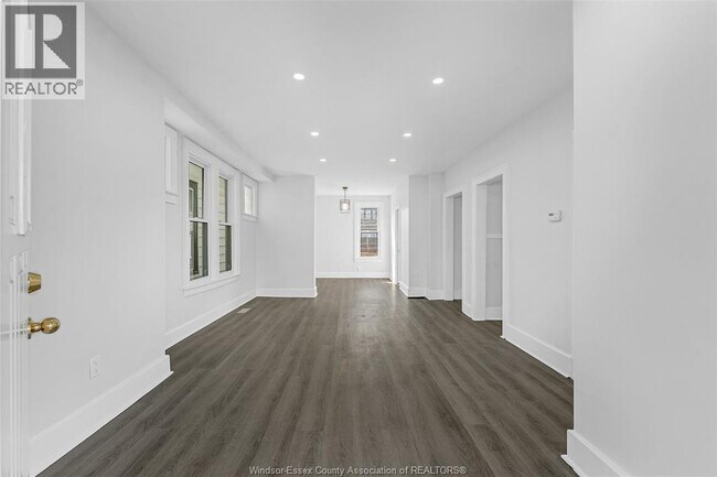 Photo - 1577 Pelissier St