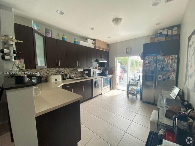 Building Photo - 6922 NW 179th St Unit 106-5 Rental
