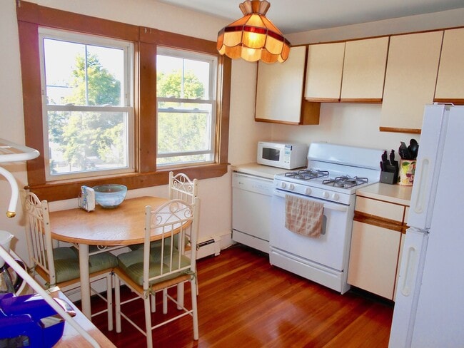 Photo - 24 John St Condo Unit 4