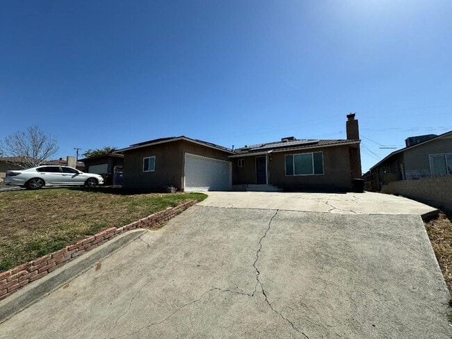 Building Photo - 2013 Avondale Dr