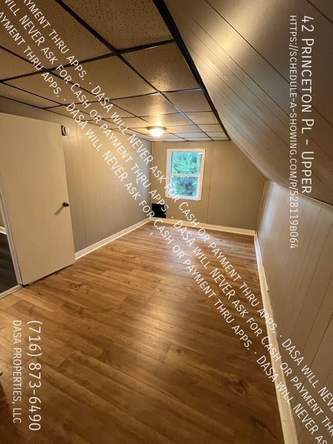 42 Princeton Pl Unit Upper