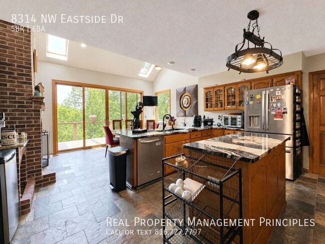 Photo - 8314 NW Eastside Dr