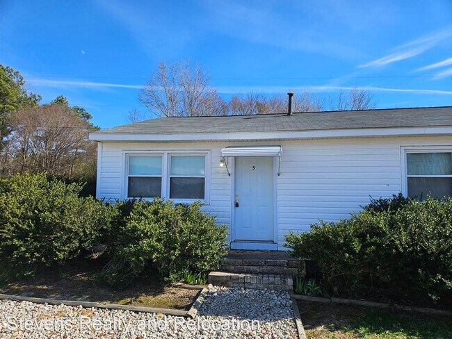 3 br, 1 bath House - 3901 US Highway 401 S... - 3 br, 1 bath House - 3901 US Highway 401 S...