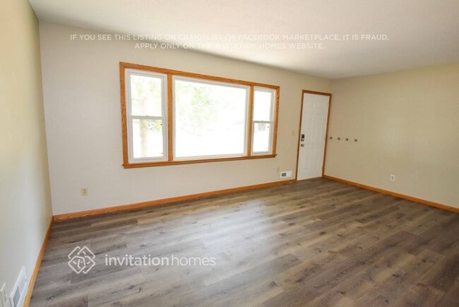 Photo - 10142 99th Pl N