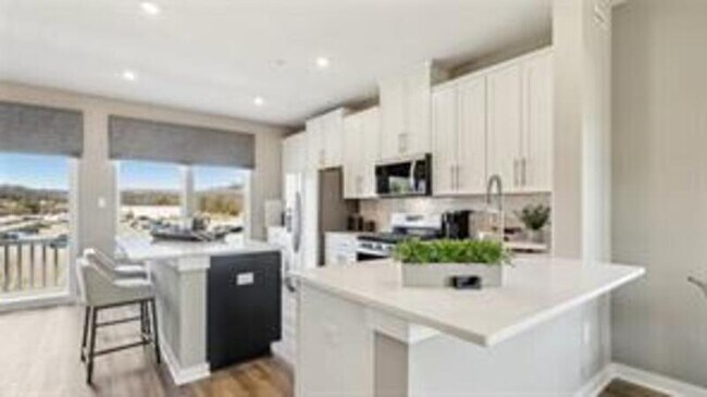 Photo - 305 Gable Court