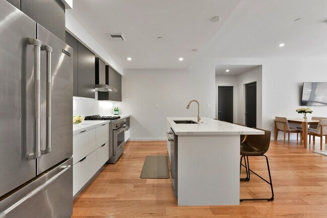 Photo - 531-533-533 E 2nd St Unit 201