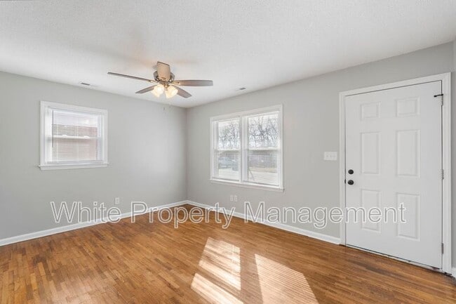 Photo - 911 Belinda St