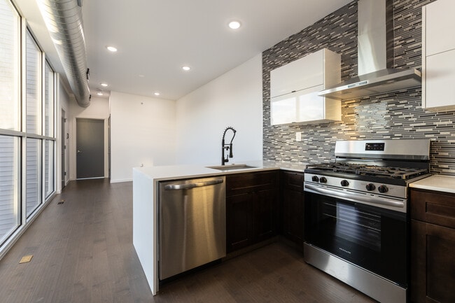2111 N 7th St Unit 2