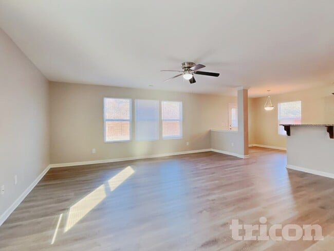 Photo - 963 Bitting Hall Cir