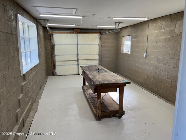 Photo - 3191 Aberdeen Rd