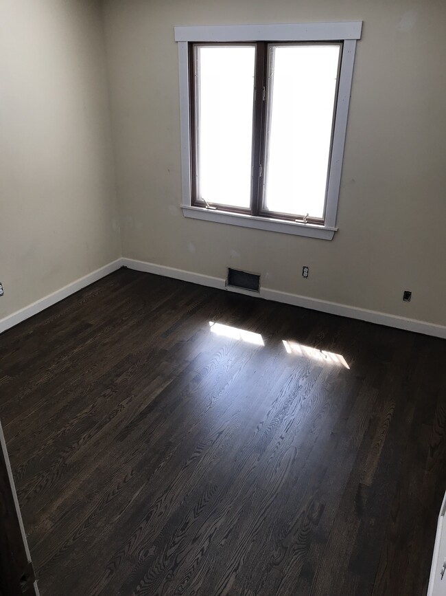 Photo - 810 73rd Way