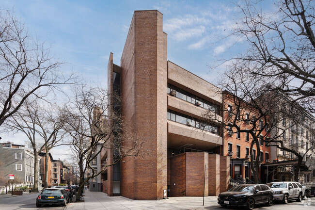 Building Photo - FOUND Study Brooklyn Heights - Student/Intern Rental