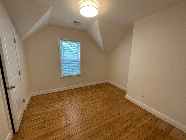 Photo - 21 E Transit St Unidad 3