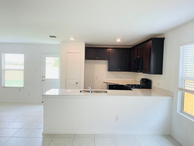 Photo - 336 Ranchito Pass