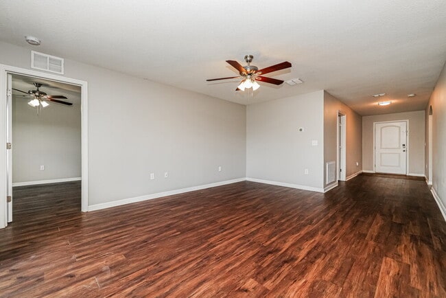 Photo - 720 Chatham Walk Dr