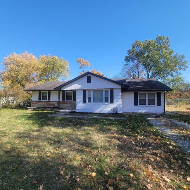 Building Photo - Westside 4 bedroom