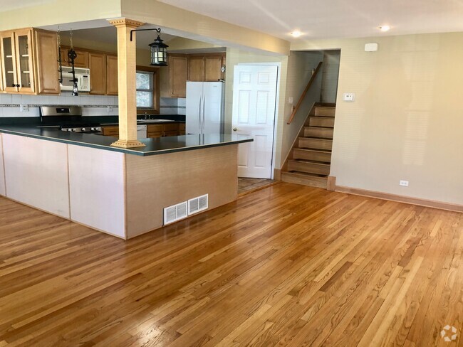 Building Photo - 9233 Parkside Ave Rental