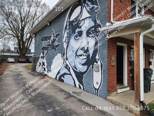 Building Photo - 522 E 7th St Unit 101