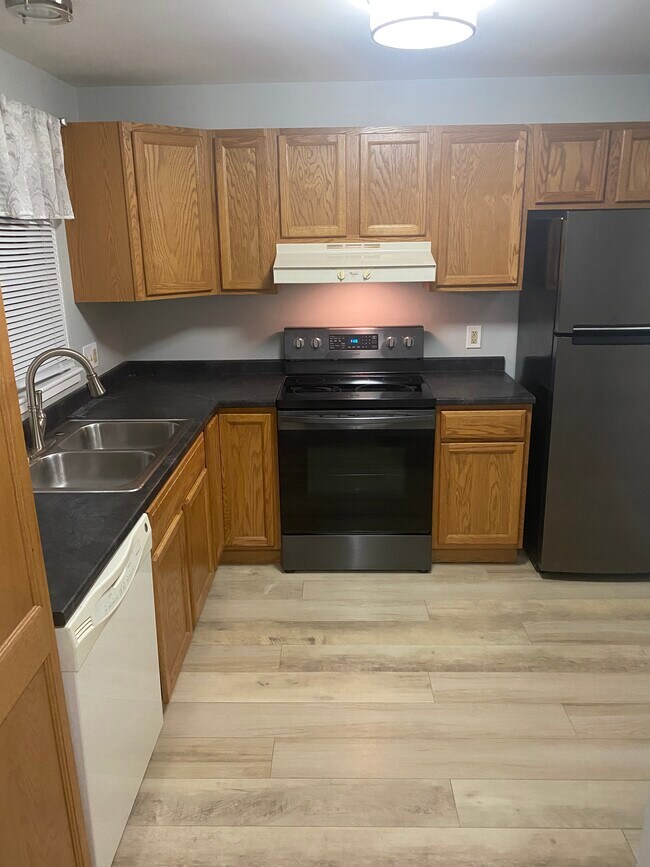 11 Blue Hl W Apartment Unit 11 Blue Hill West Bangor, ME