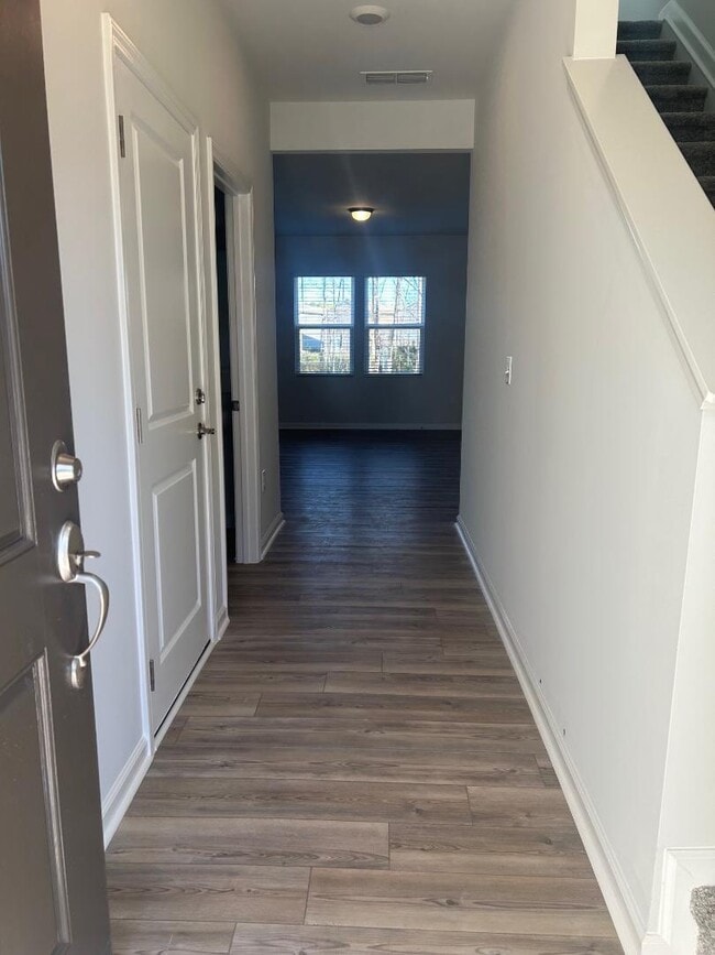 Photo - 1453 Rhodes Pond St
