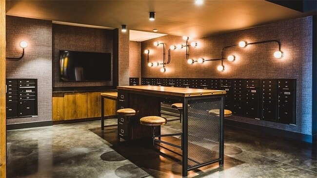 Photo - 780 Memorial Dr SE