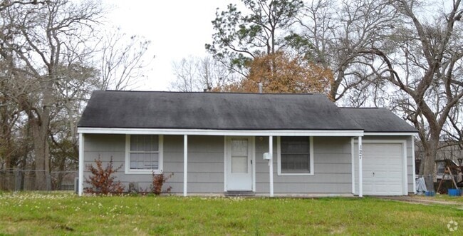 Building Photo - 127 Holly St Rental