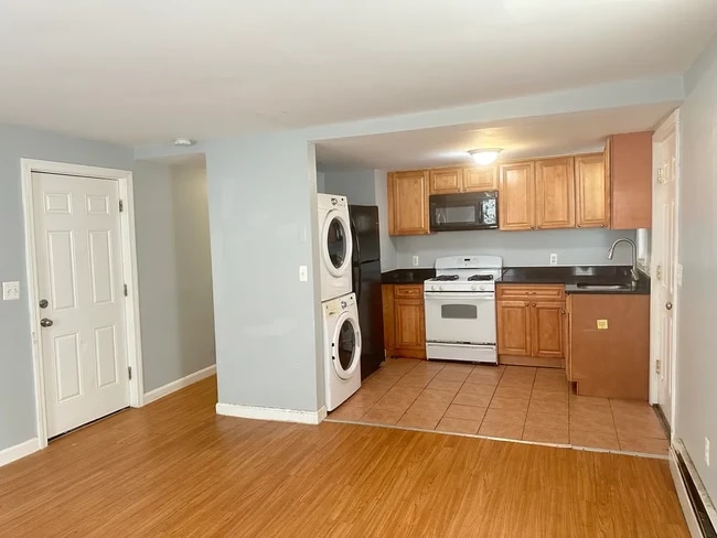 Photo - 46 Cork St Unit 1