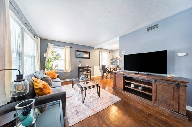 Photo - 2513 Greenvale Rd