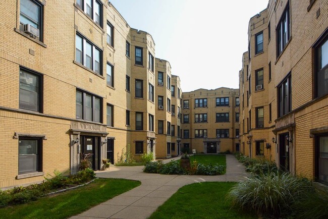 Photo - 3819.5 N Greenview Ave Condo Unit E4