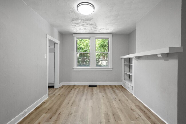 Photo - MOVE-IN SPECIAL! $200 OFF 1ST MONTH RENT T... Casa