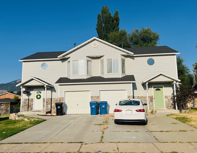 Right Side - 114 E 5050 S Townhome