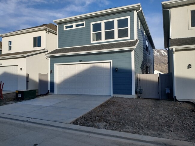 9751 Featherstone Dr