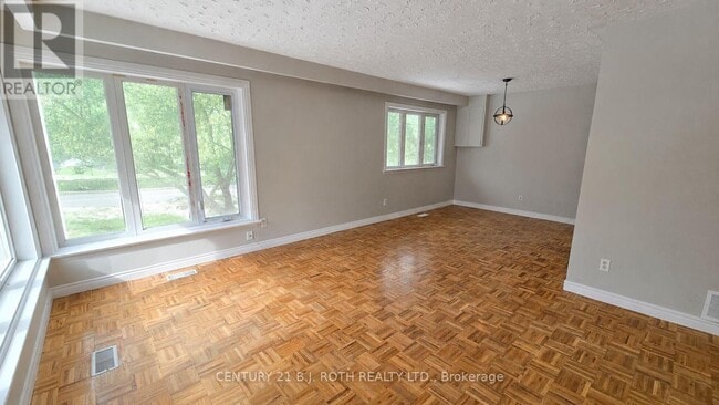 Photo - 41 Bayview Dr Unit Upper