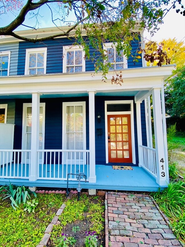 Building Photo - Beautifully Renovated 2bdrm/1.5bth Row House Located in Historic Church Hill!!