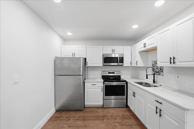 Photo - 2805 Mayer St