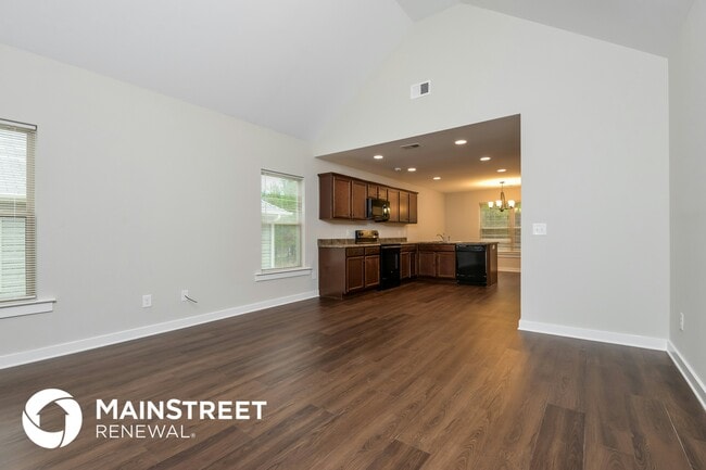 Photo - 865 Maple Trce