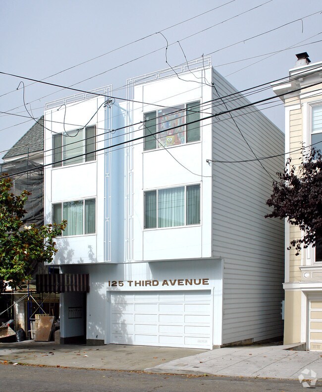 125 3rd Ave