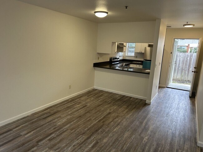 Photo - NB 463 Unit 8