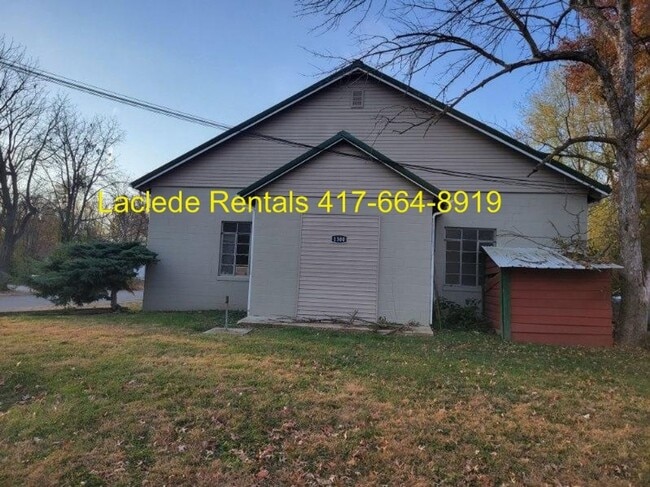 Building Photo - 2 BEDROOM 1 BATHROOM APARTMENT FOR RENT