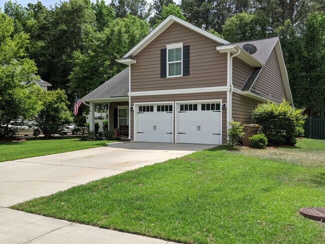 Photo - Available In July !!! $2400 a month!!!