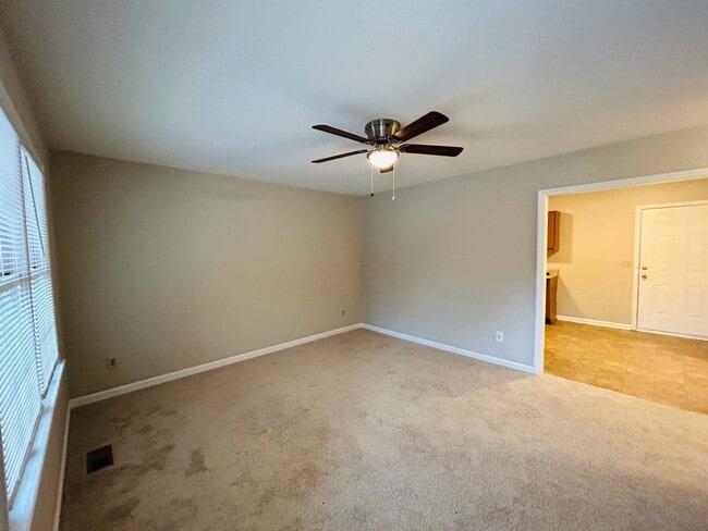 Photo - 308 Poplar St Unidad 308 Poplar -  B