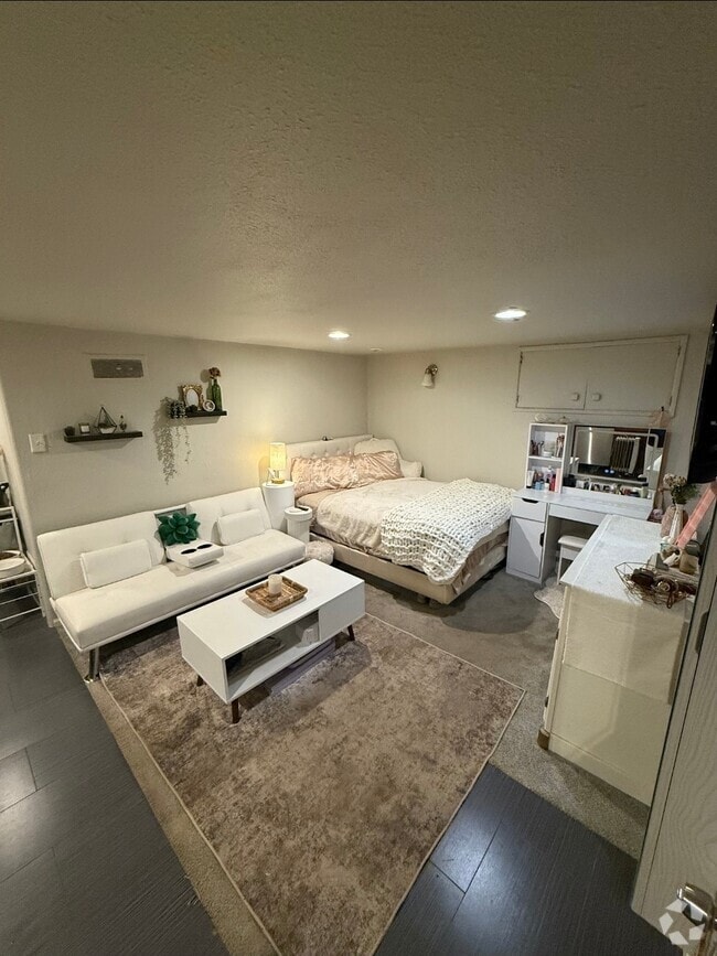 Building Photo - 868 S Pearl St Unit 3B Rental