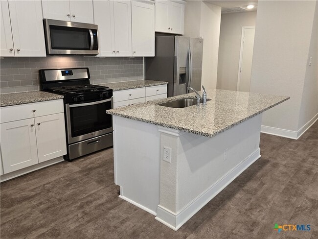 Photo - 1420 Parkwood