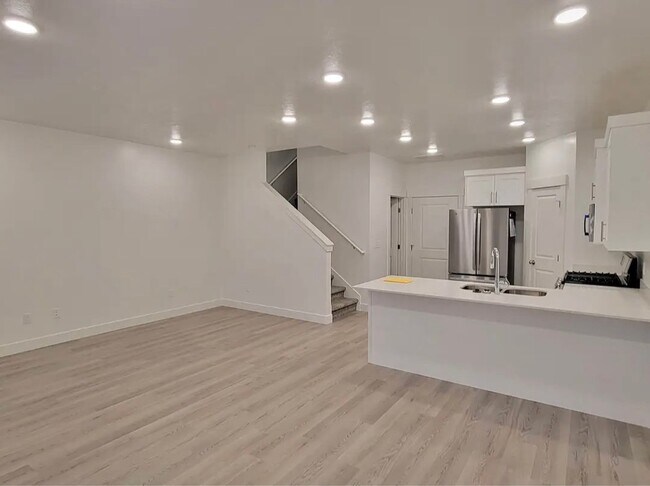 Photo - 3165 S 350 W