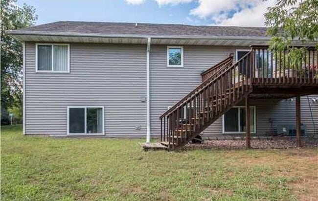 Photo - Huge 3BR/3ba Duplex on West Side of Eau Cl...