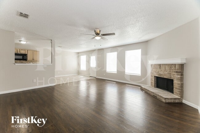 Photo - 1395 Stewart Dr