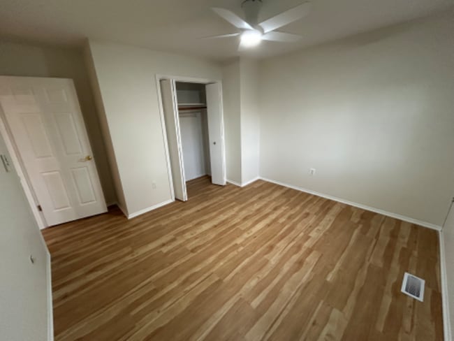 Photo - 30 Old Mill Bottom Rd N